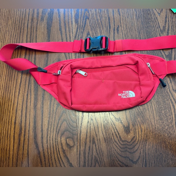 The North Face Bold Red Belt Bag - Picture 1 of 2